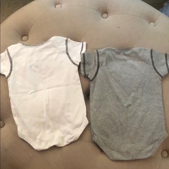 2 Infant Red Sox Onesies 6 - 9 months - Picture 4 of 5